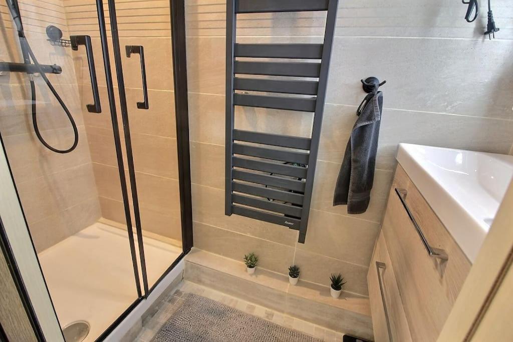 La Demeure Des 3 Colombes Apartman Bois-Colombes Kültér fotó
